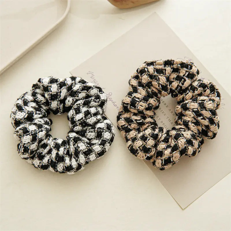 CHECKERED TWEED SCRUNCHIE
