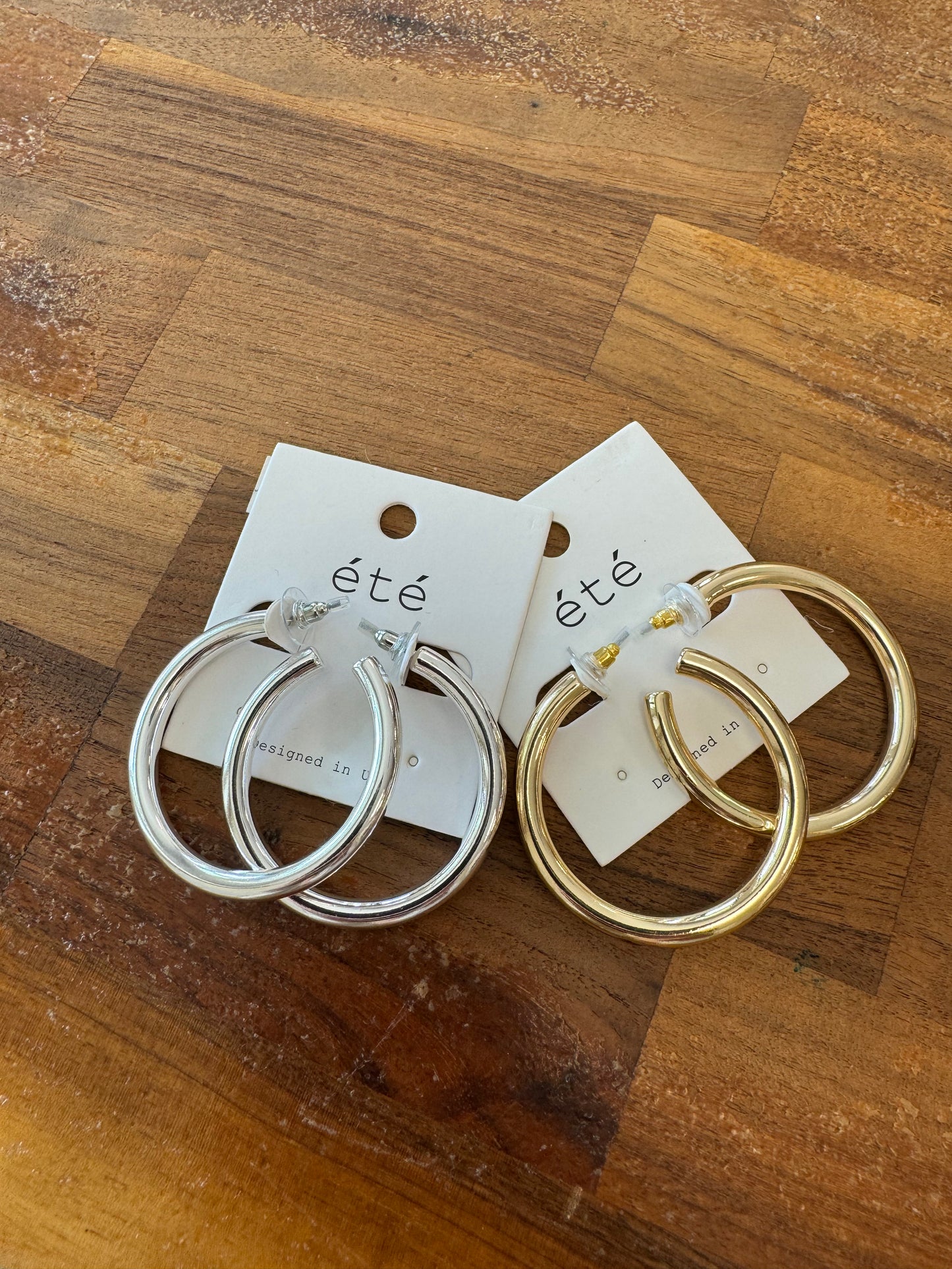 STATEMENT HOOP EARRING