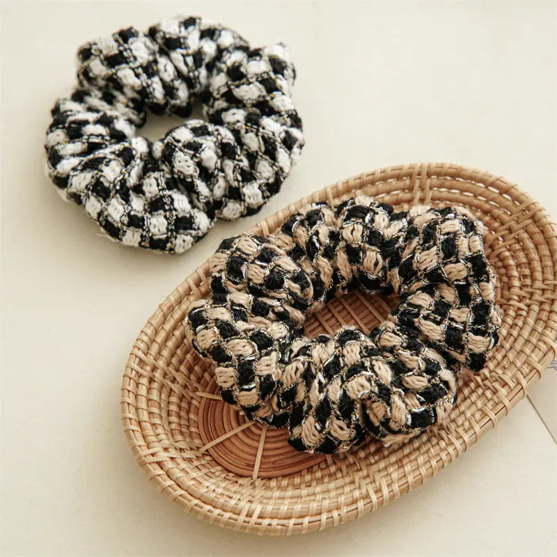 CHECKERED TWEED SCRUNCHIE