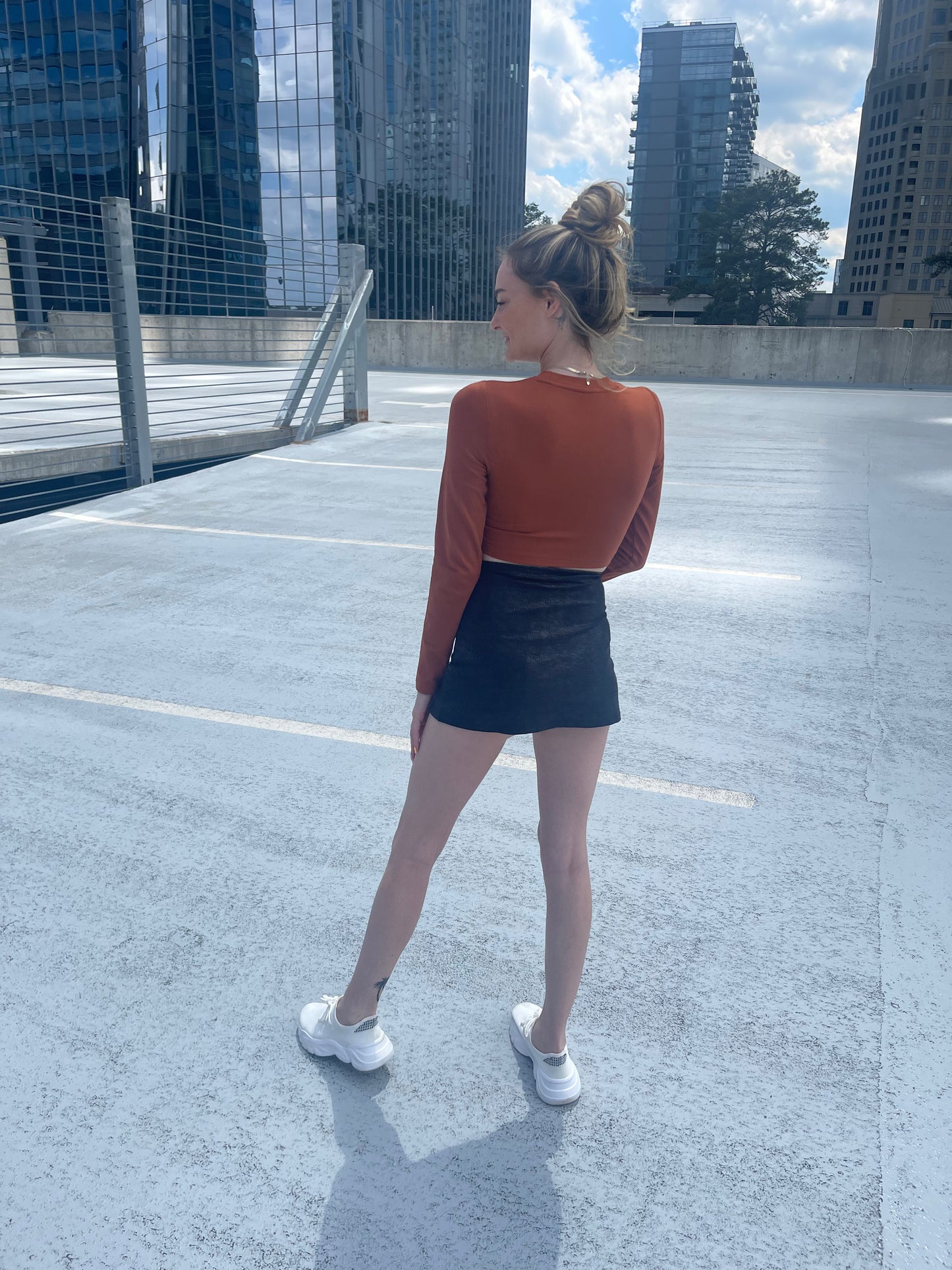 MARATHON LONG SLEEVE CROP