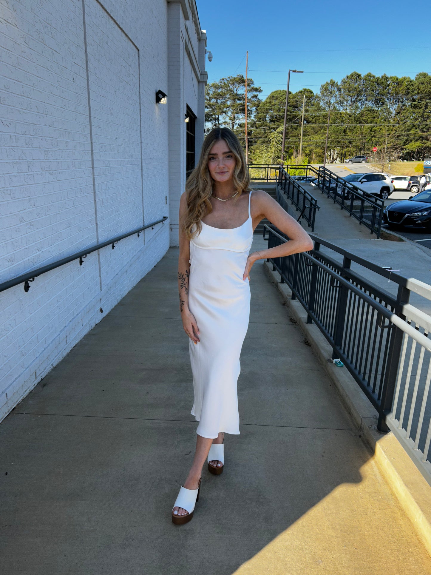 SHE'S THE ONE MIDI DRESS