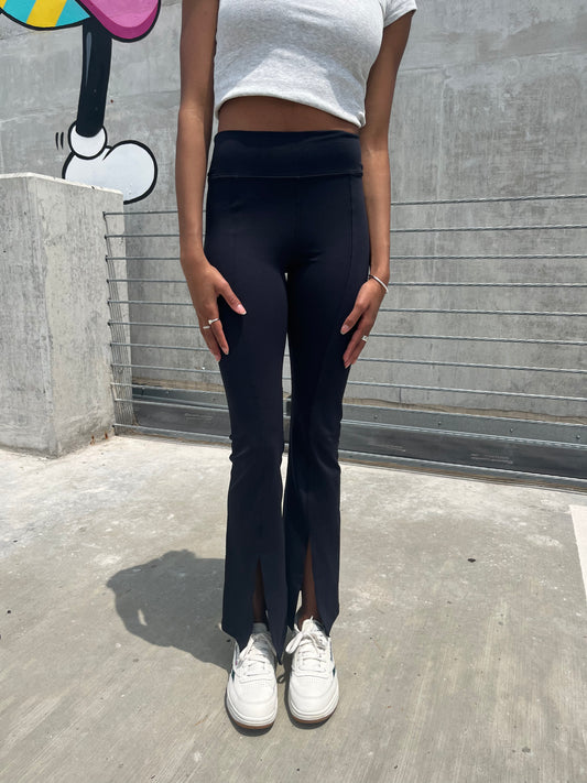 OVERDRIVE SPLIT FLARE LEGGING