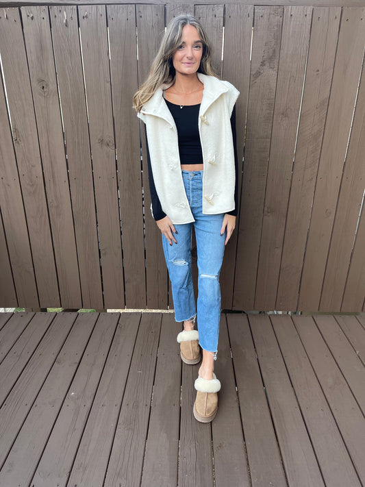 BUNDLE UP SHERPA VEST