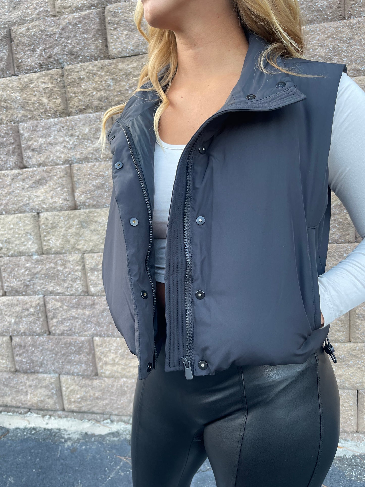RAVEN CROPPED PUFFER VEST