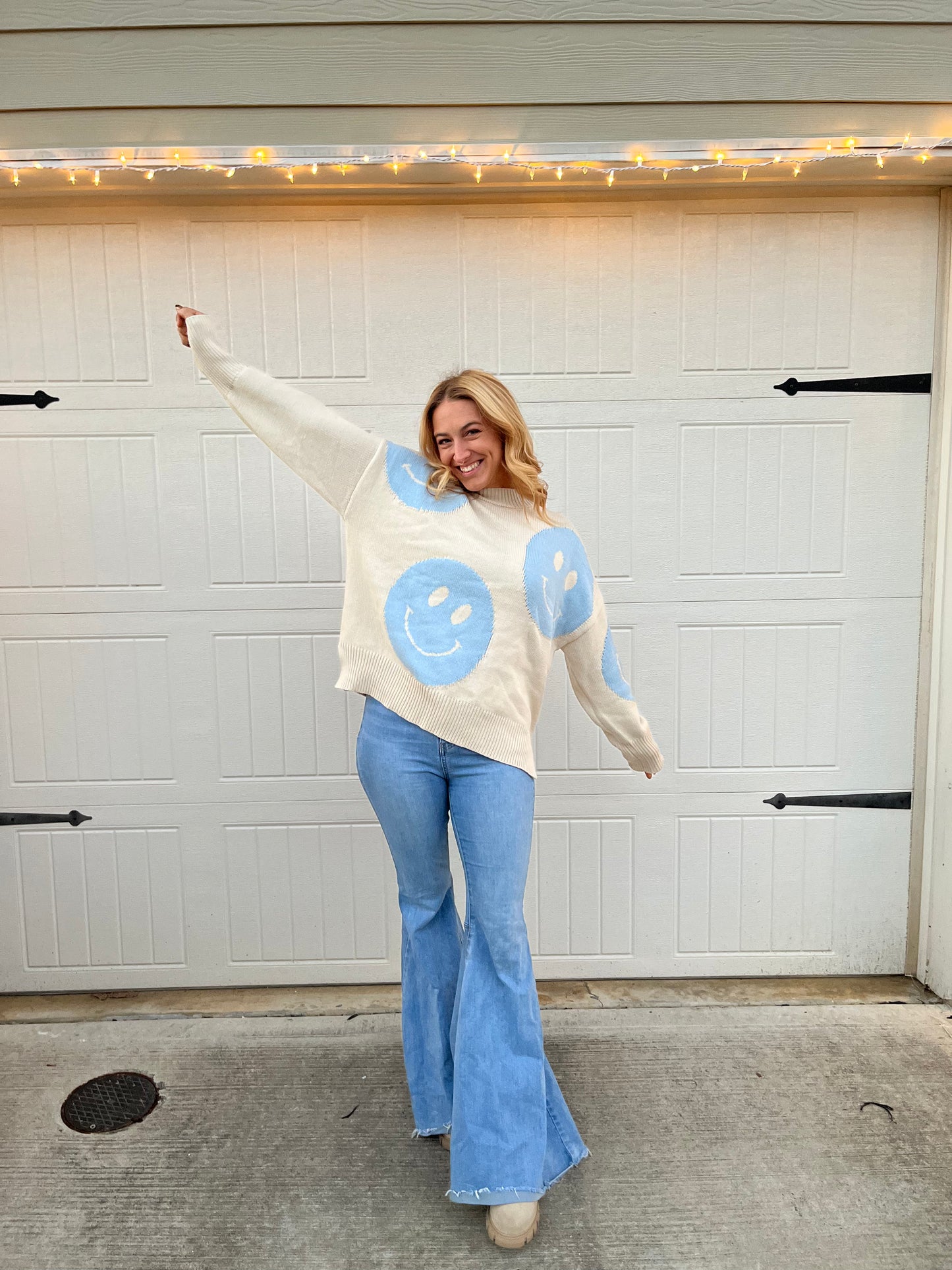 SMILEY SOPHIE OVERSIZED SWEATER
